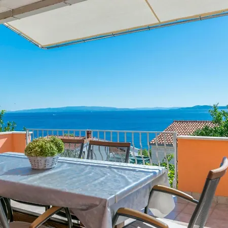 Ruhiggelegenes Mit Terrasse In Strandnaehe By Interhome Trogir
