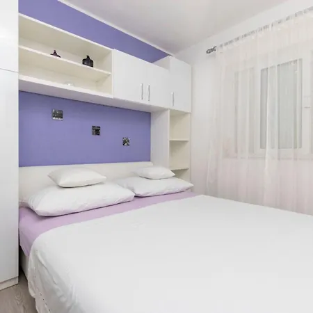 Ruhiggelegenes Mit Terrasse In Strandnaehe By Interhome Apartman Trogir